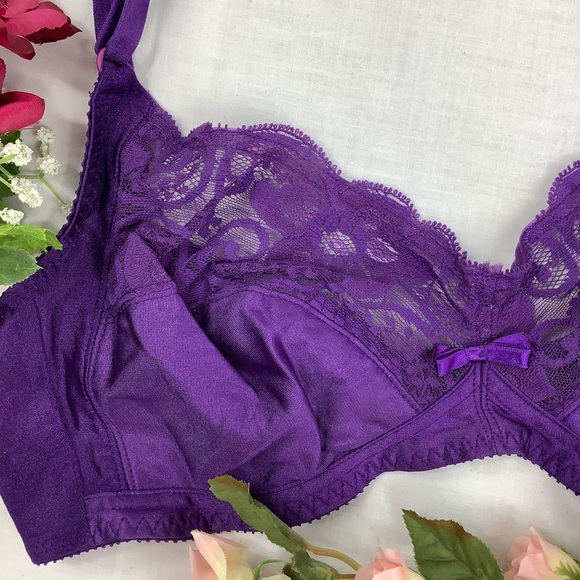 NWT vintage 90s unlined nylon lace bra - Picture 2 of 6